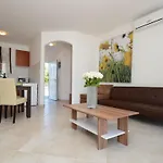 Dora Comfortable * Labin (Istria)