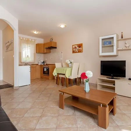 Dora Comfortable Holiday home *