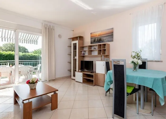 Holiday home Dora Comfortable *