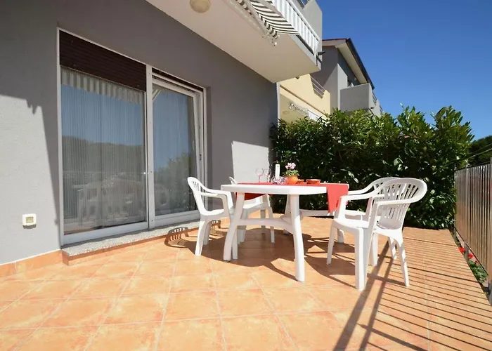 Dora Comfortable Holiday home *